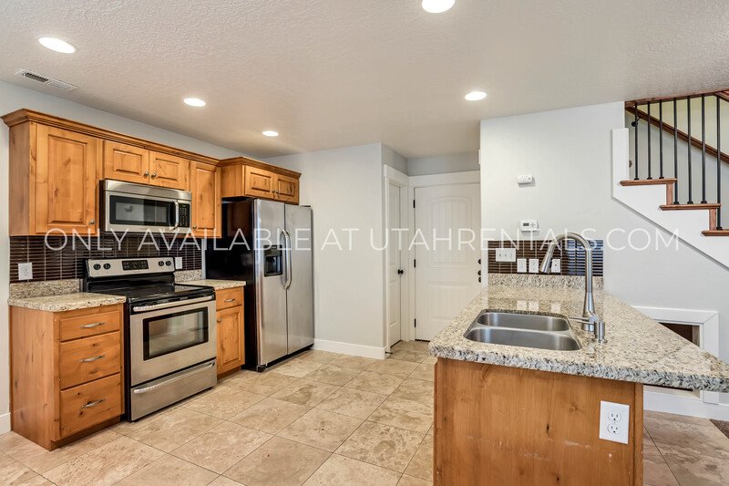 Beautiful 4-Bed Twin Home in Springville – Prime Location! property image