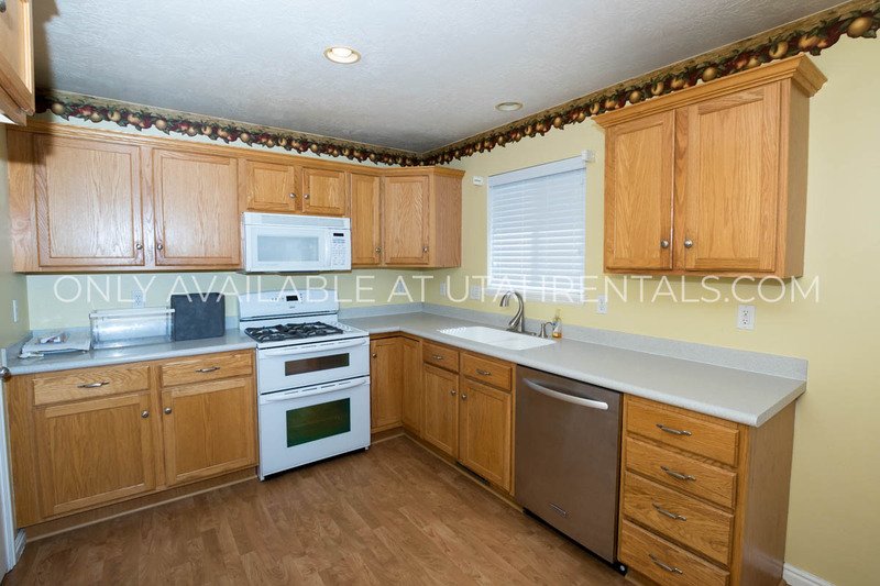 Beautiful Lehi townhome near Thanksgiving Point! property image