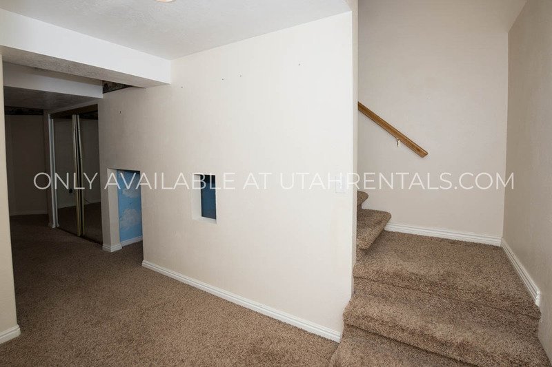 Beautiful Lehi townhome near Thanksgiving Point! property image