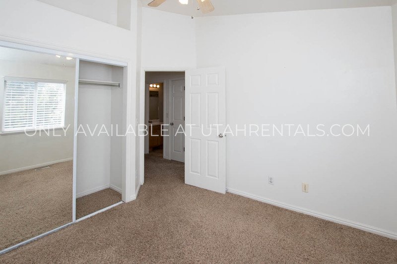 Beautiful Lehi townhome near Thanksgiving Point! property image