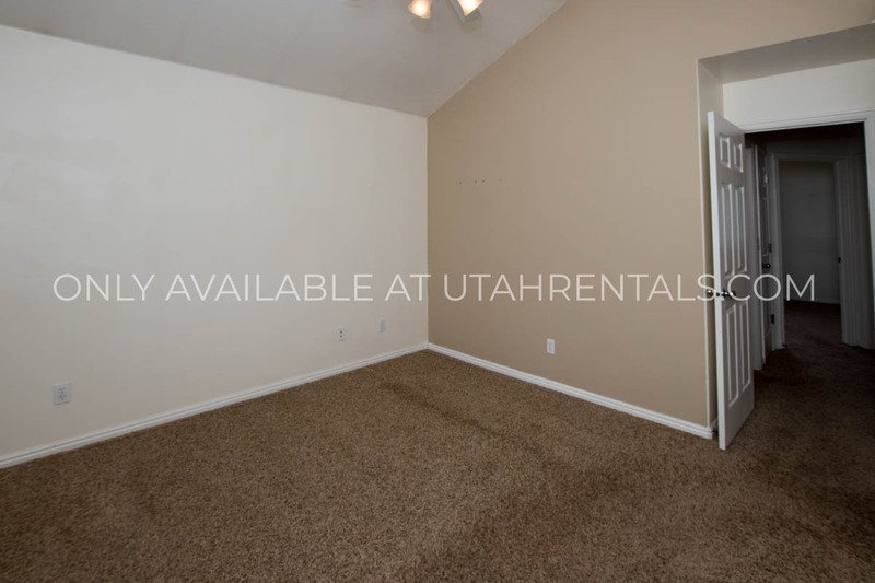 Beautiful Lehi townhome near Thanksgiving Point! property image