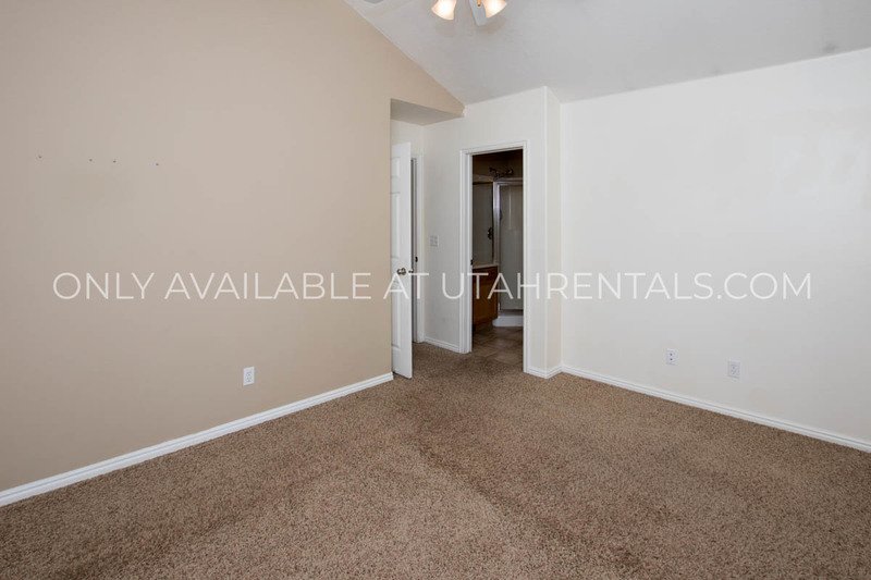 Beautiful Lehi townhome near Thanksgiving Point! property image