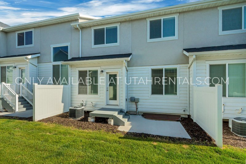 Stunning 4-Bedroom Home in Lehi property image