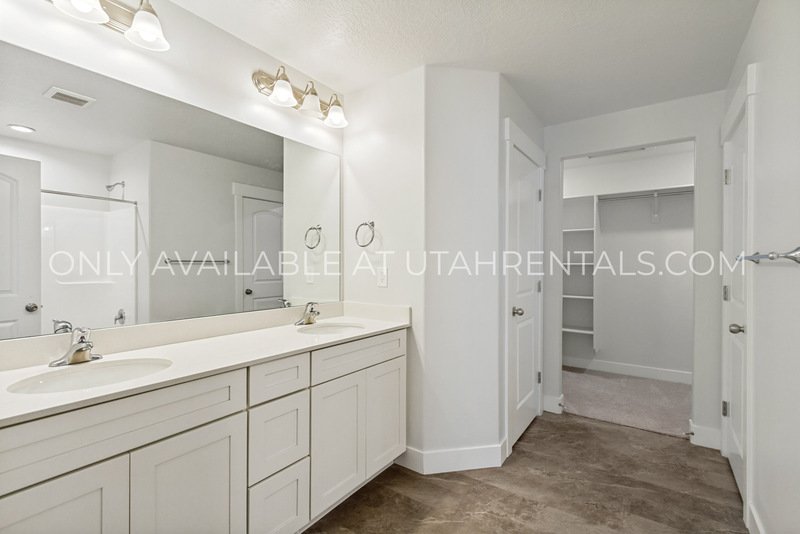 Stunning 4-Bedroom Home in Lehi property image