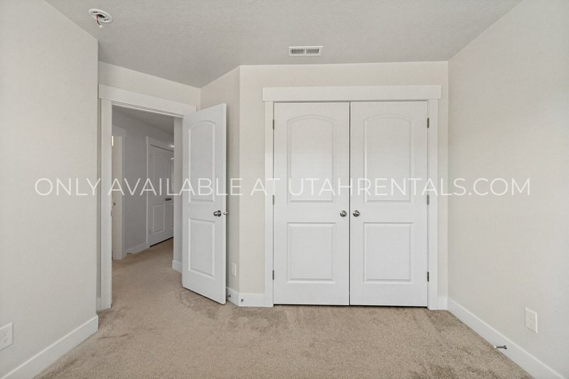 Stunning 4-Bedroom Home in Lehi property image