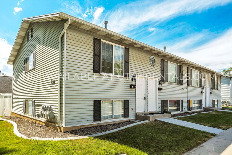 3 Bed, 1 Bath Garden-Level Apartment in the Heart of Pleasant Grove! property image