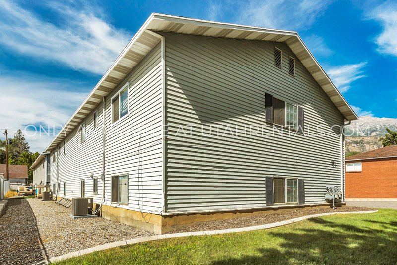 3 Bed, 1 Bath Garden-Level Apartment in the Heart of Pleasant Grove! property image