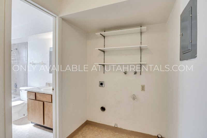 3 Bed, 1 Bath Garden-Level Apartment in the Heart of Pleasant Grove! property image