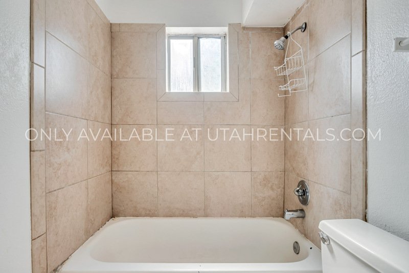 3 Bed, 1 Bath Garden-Level Apartment in the Heart of Pleasant Grove! property image
