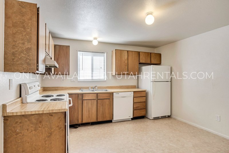 3 Bed, 1 Bath Garden-Level Apartment in the Heart of Pleasant Grove! property image