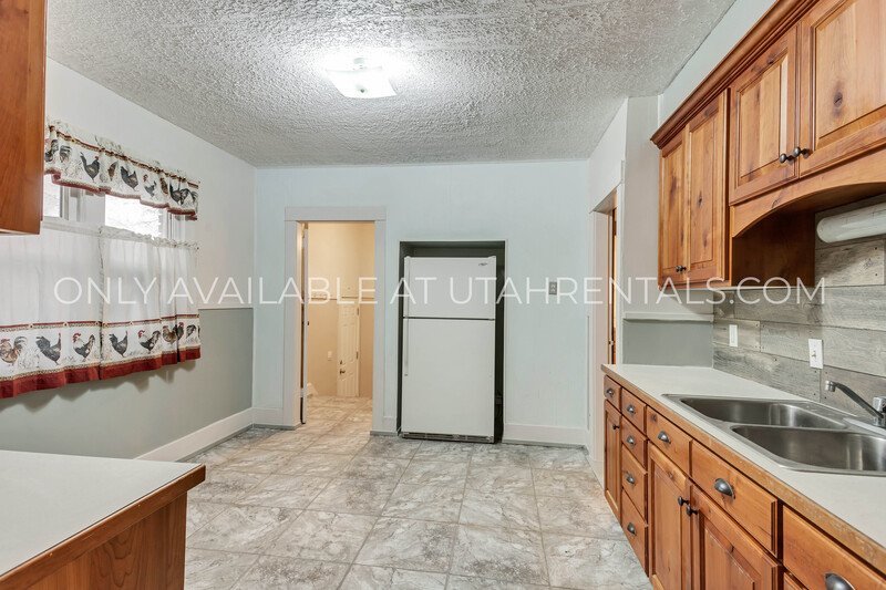 Adorable ANIMAL FRIENDLY Upstairs of Home in Santaquin property image