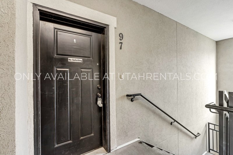 Great location, 3 bedroom 2 bathroom Vineyard Condominium property image