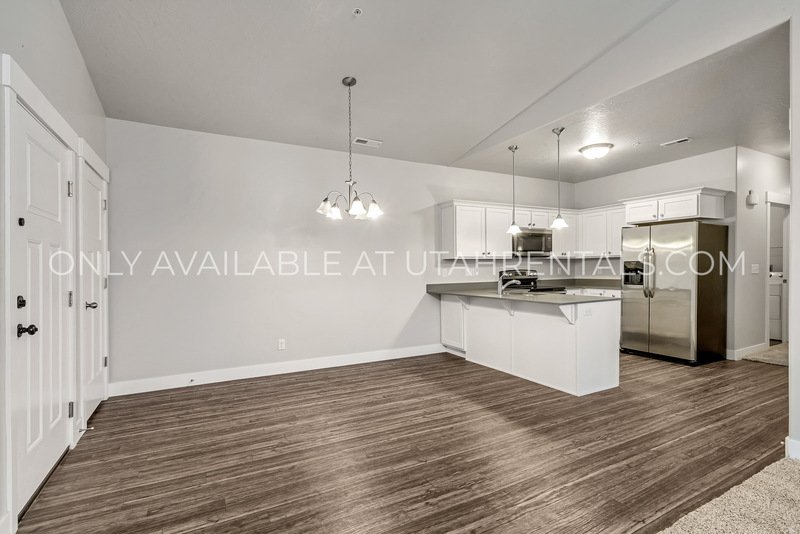 Great location, 3 bedroom 2 bathroom Vineyard Condominium property image