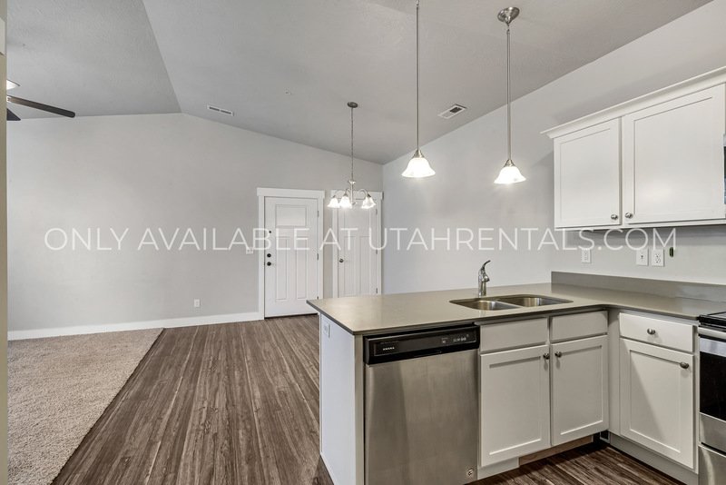 Great location, 3 bedroom 2 bathroom Vineyard Condominium property image
