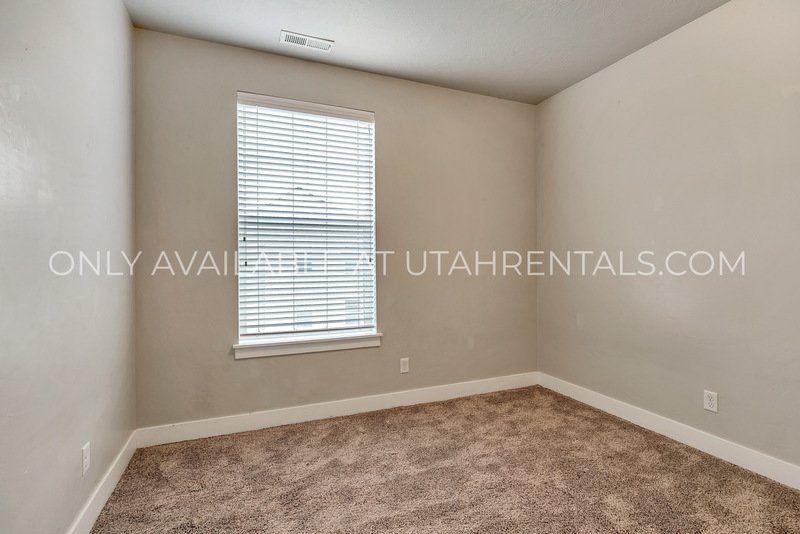 Great location, 3 bedroom 2 bathroom Vineyard Condominium property image