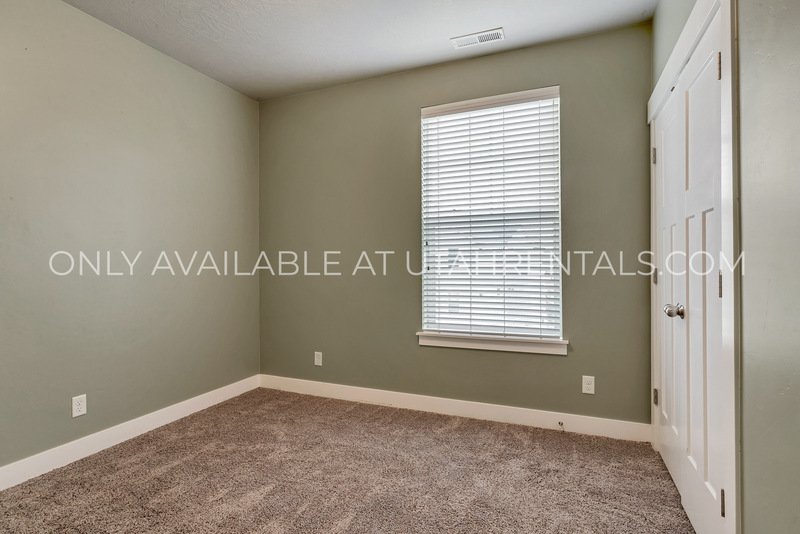 Great location, 3 bedroom 2 bathroom Vineyard Condominium property image
