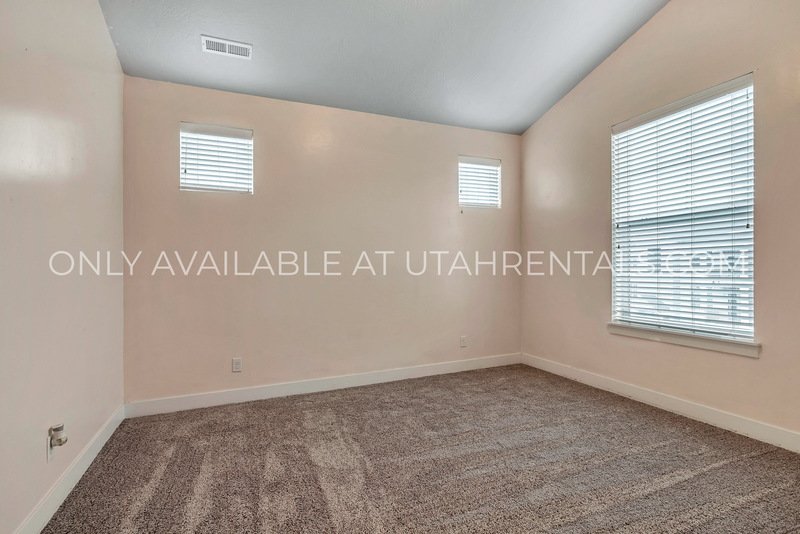 Great location, 3 bedroom 2 bathroom Vineyard Condominium property image