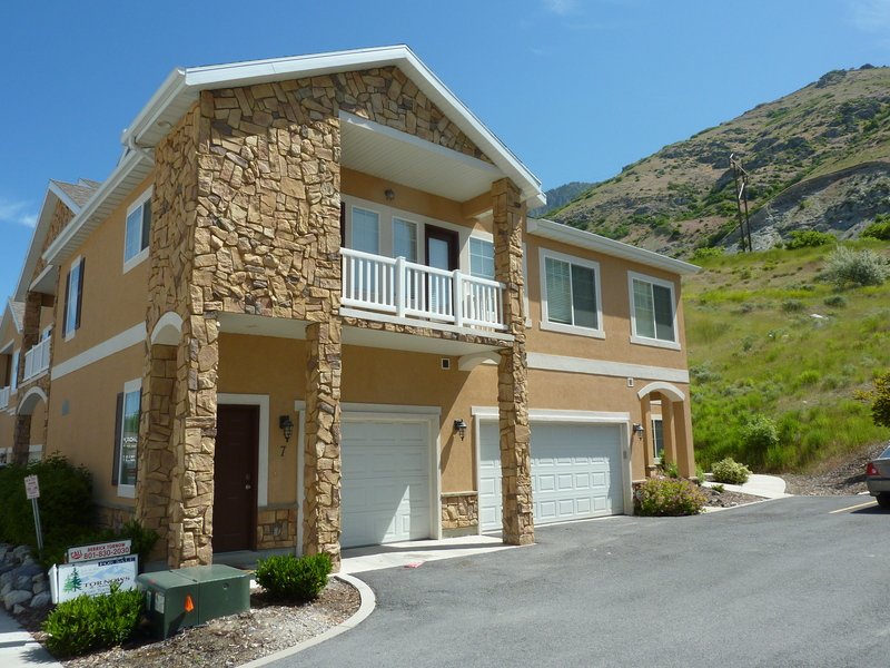 Canyon Meadow Living *SPECTACULAR VIEWS* property image
