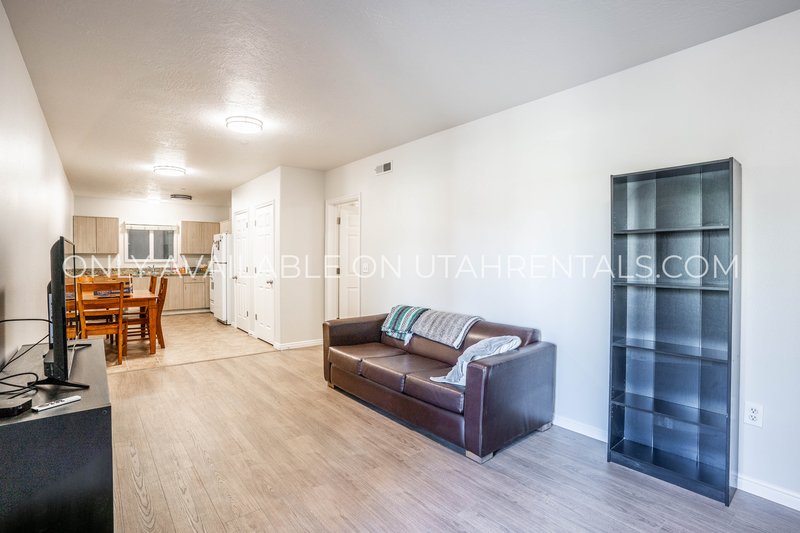 2 Luxury Private Rooms Available at Lanai E2 property image
