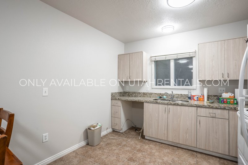 2 Luxury Private Rooms Available at Lanai E2 property image
