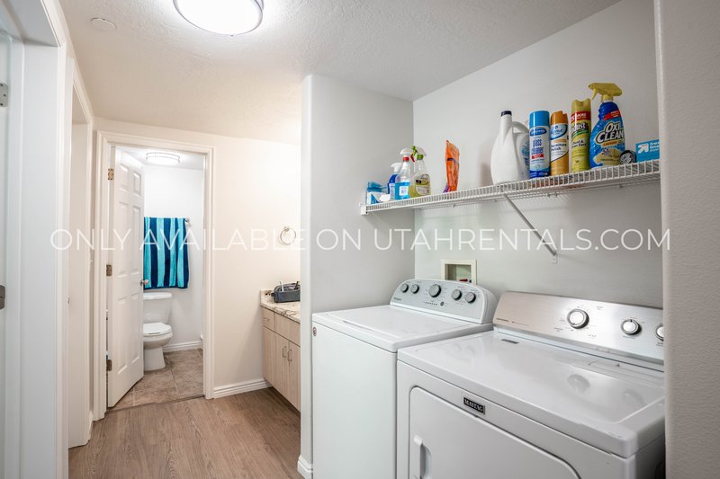 2 Luxury Private Rooms Available at Lanai E2 property image