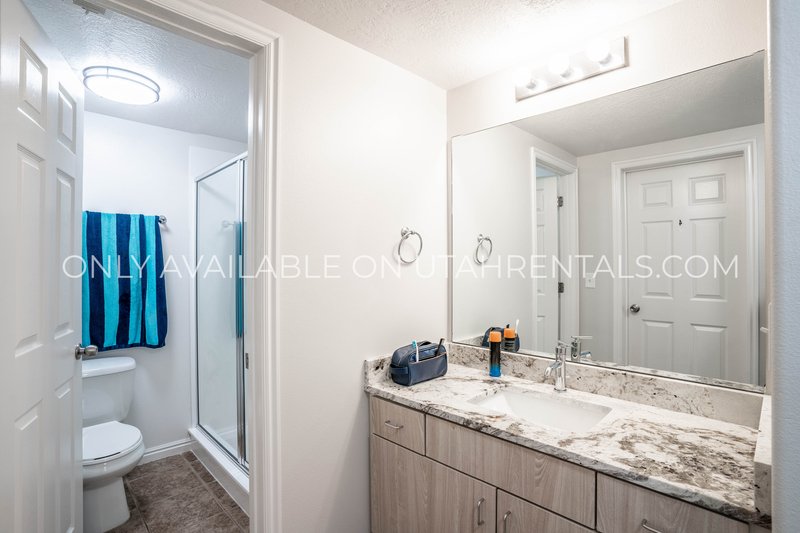 2 Luxury Private Rooms Available at Lanai E2 property image