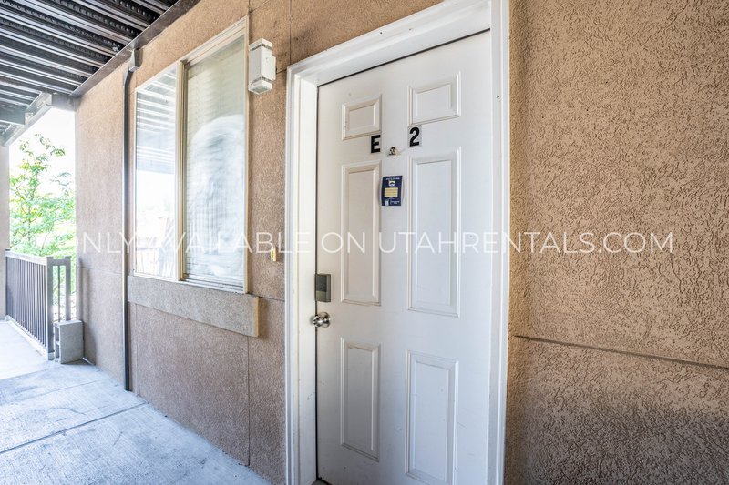 2 Luxury Private Rooms Available at Lanai E2 property image