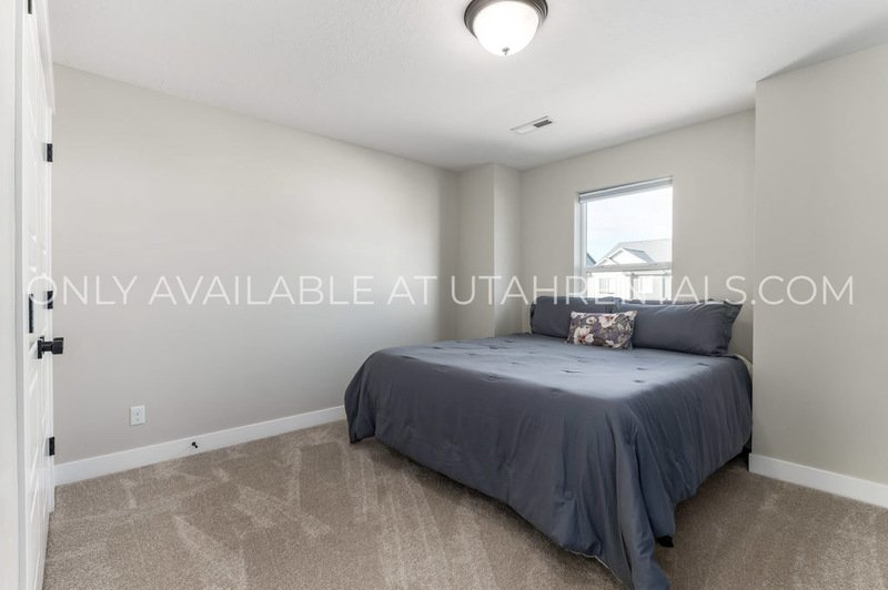 BEAUTIFUL EXECUTIVE HOME IN THE EXCHANGE property image