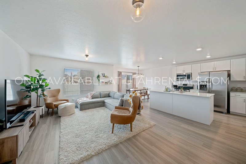 PET FRIENDLY END UNIT TOWNHOME COLD SPRINGS RANCH property image