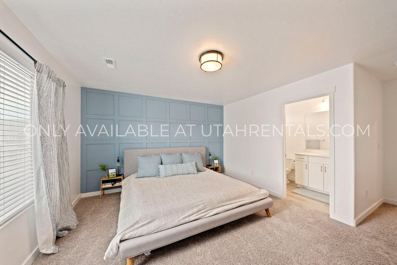 PET FRIENDLY END UNIT TOWNHOME COLD SPRINGS RANCH property image
