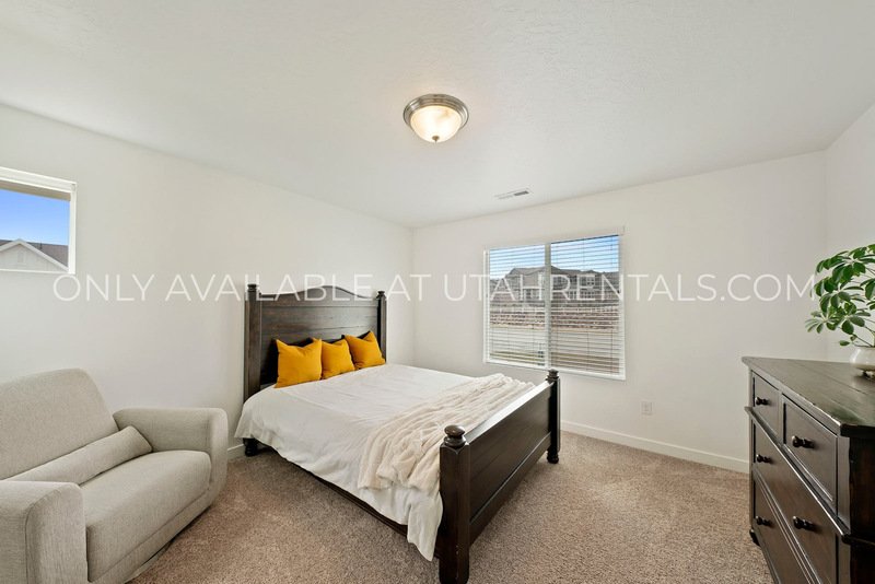PET FRIENDLY END UNIT TOWNHOME COLD SPRINGS RANCH property image