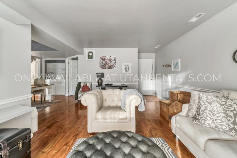MOVE IN SPECIAL!! Beautiful Condo in Gated Community in Murray! property image