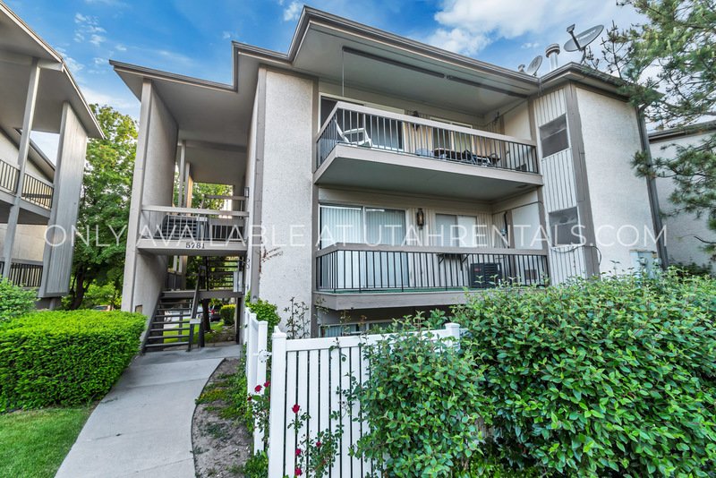 MOVE IN SPECIAL!! Beautiful Condo in Gated Community in Murray! property image