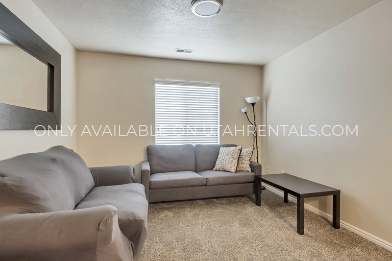 Private Bedrooms at Windsor Park property image