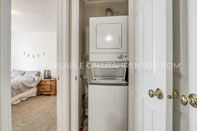 Private Bedrooms at Windsor Park property image