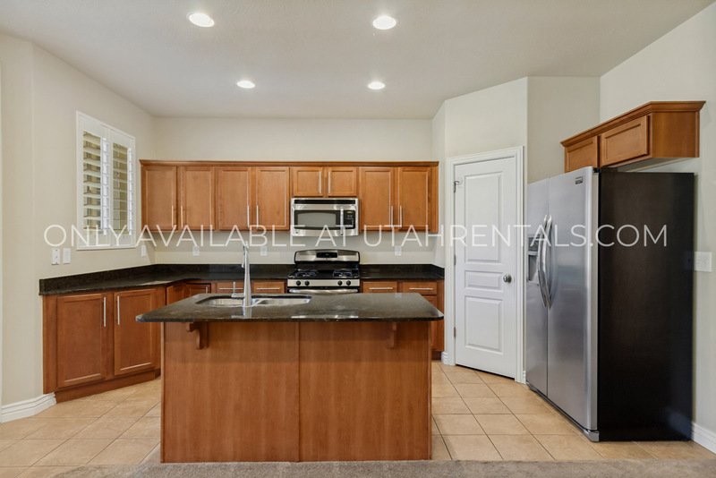 Spacious & Stylish 4-Bed 3 Bath Townhome | Available Now! property image