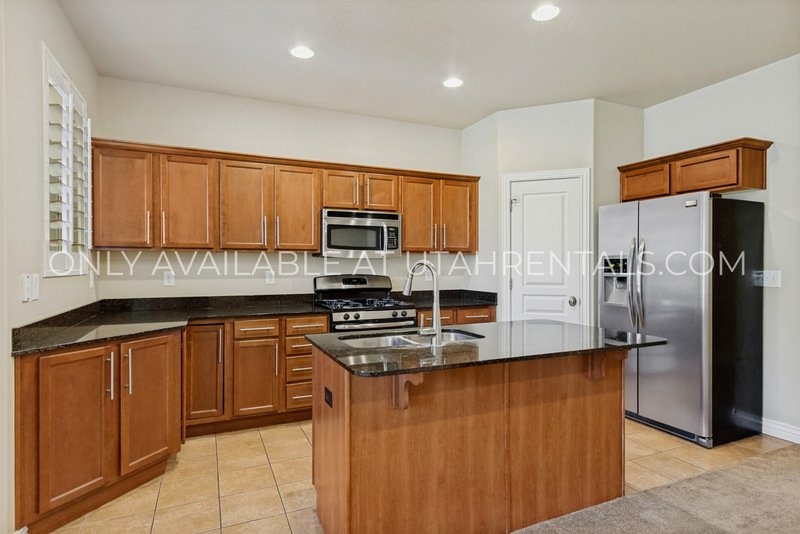 Spacious & Stylish 4-Bed 3 Bath Townhome | Available Now! property image
