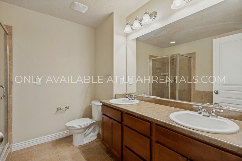 Spacious & Stylish 4-Bed 3 Bath Townhome | Available Now! property image