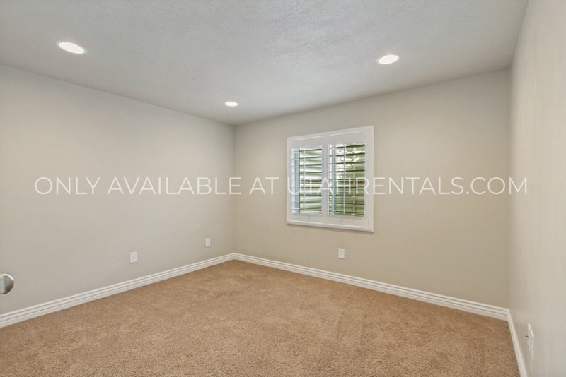 Spacious & Stylish 4-Bed 3 Bath Townhome | Available Now! property image