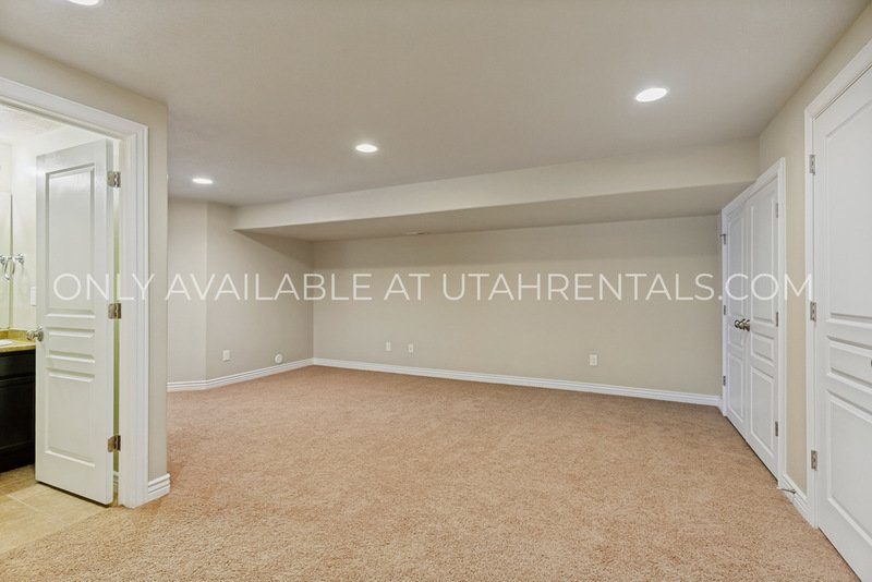 Spacious & Stylish 4-Bed 3 Bath Townhome | Available Now! property image