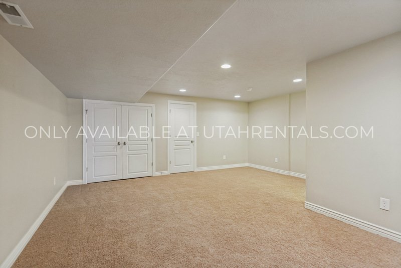 Spacious & Stylish 4-Bed 3 Bath Townhome | Available Now! property image
