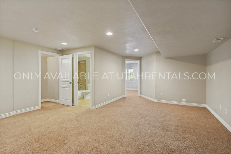 Spacious & Stylish 4-Bed 3 Bath Townhome | Available Now! property image