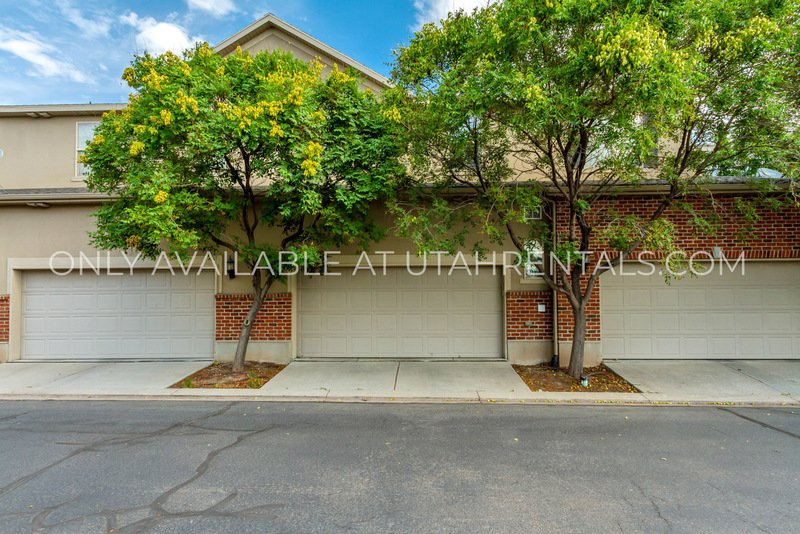 Spacious & Stylish 4-Bed 3 Bath Townhome | Available Now! property image