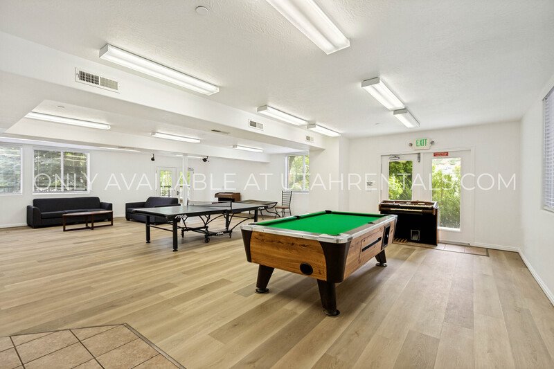 Private Bedroom at Lanai Apartments property image