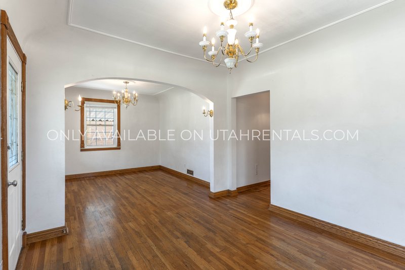 Charming 3-Bedroom Home in Springville ? Backs Up to Hobble Creek! property image