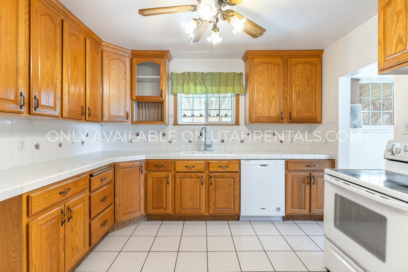 Charming 3-Bedroom Home in Springville ? Backs Up to Hobble Creek! property image