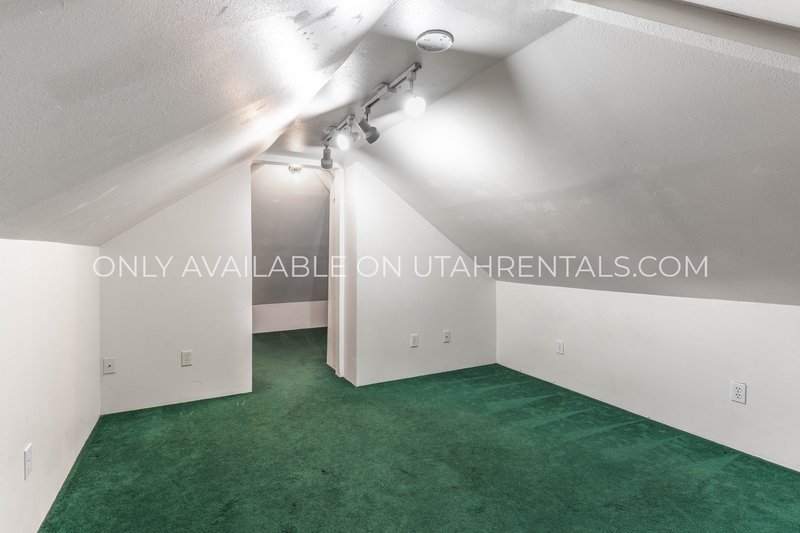 Charming 3-Bedroom Home in Springville ? Backs Up to Hobble Creek! property image
