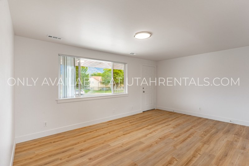 Beautiful & Bright 2-Bedroom Quadplex Unit | Unbeatable Orem Location property image