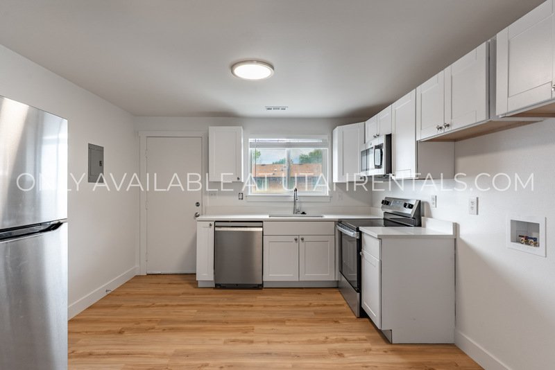 Beautiful & Bright 2-Bedroom Quadplex Unit | Unbeatable Orem Location property image