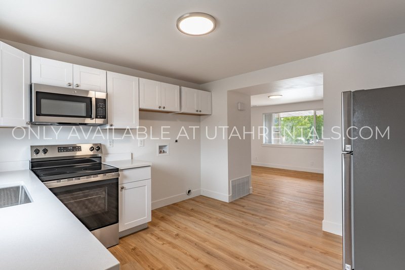 Beautiful & Bright 2-Bedroom Quadplex Unit | Unbeatable Orem Location property image
